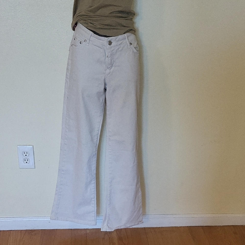 Mid-Rise Wide-Leg Jeans in Light Beige